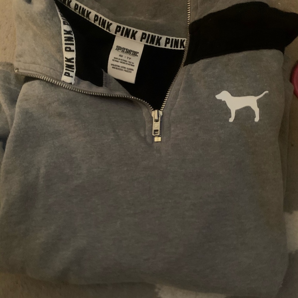 Love pink quarter zip 2/25$ ☺️